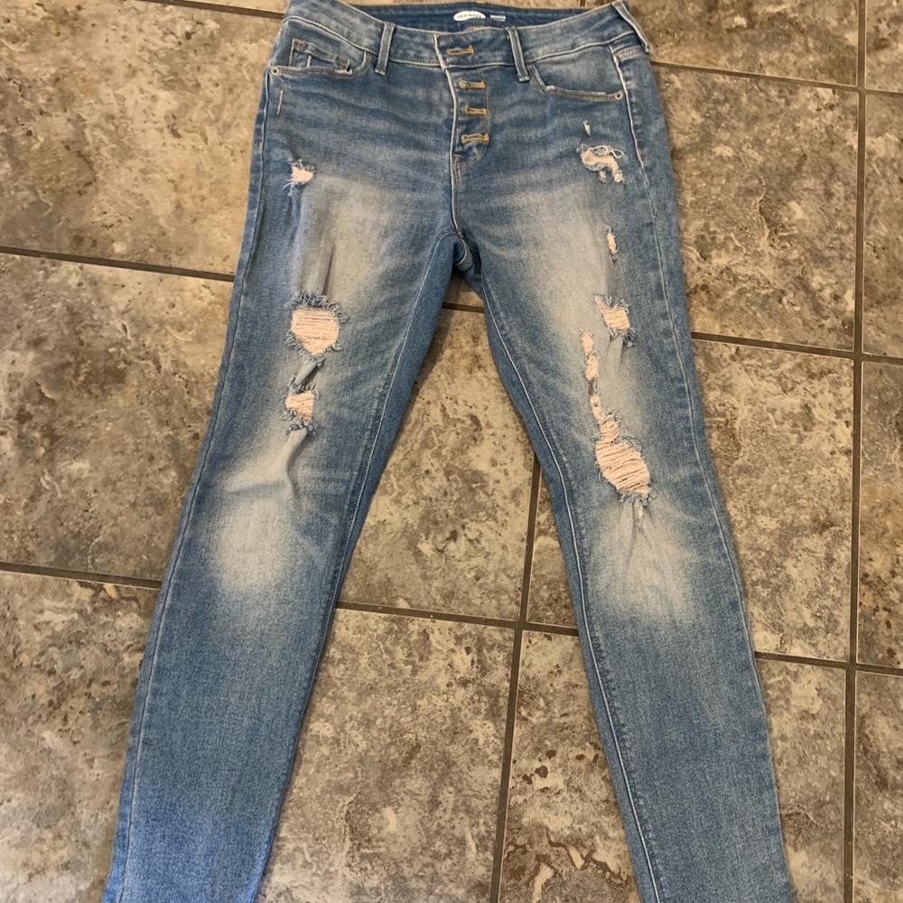 Cute distressed skinny jeans